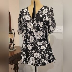 NWT 3X Blk/Wht Floral Wrap Blouse